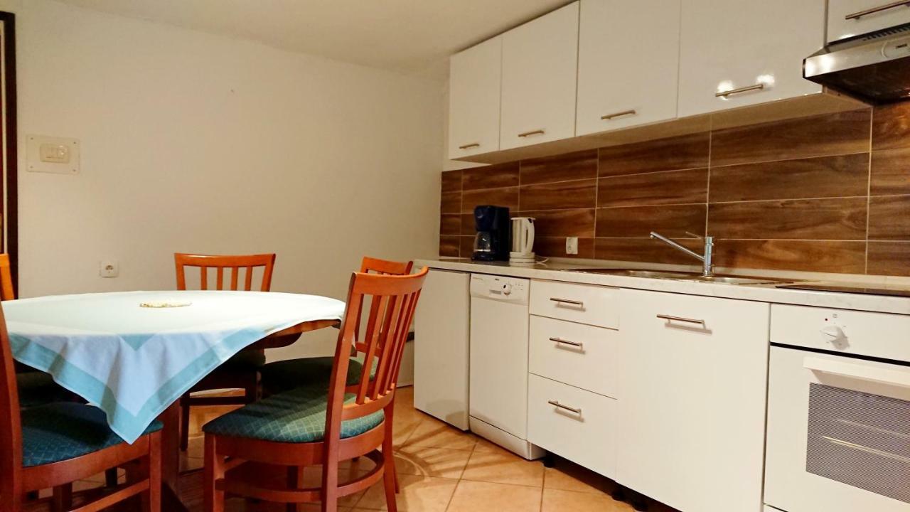 Apartments Rogocana Labin  Buitenkant foto