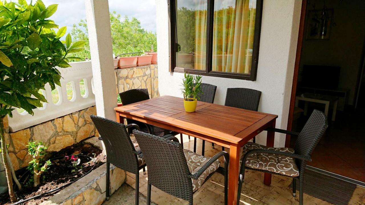 Apartments Rogocana Labin  Buitenkant foto