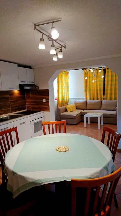 Apartments Rogocana Labin  Buitenkant foto