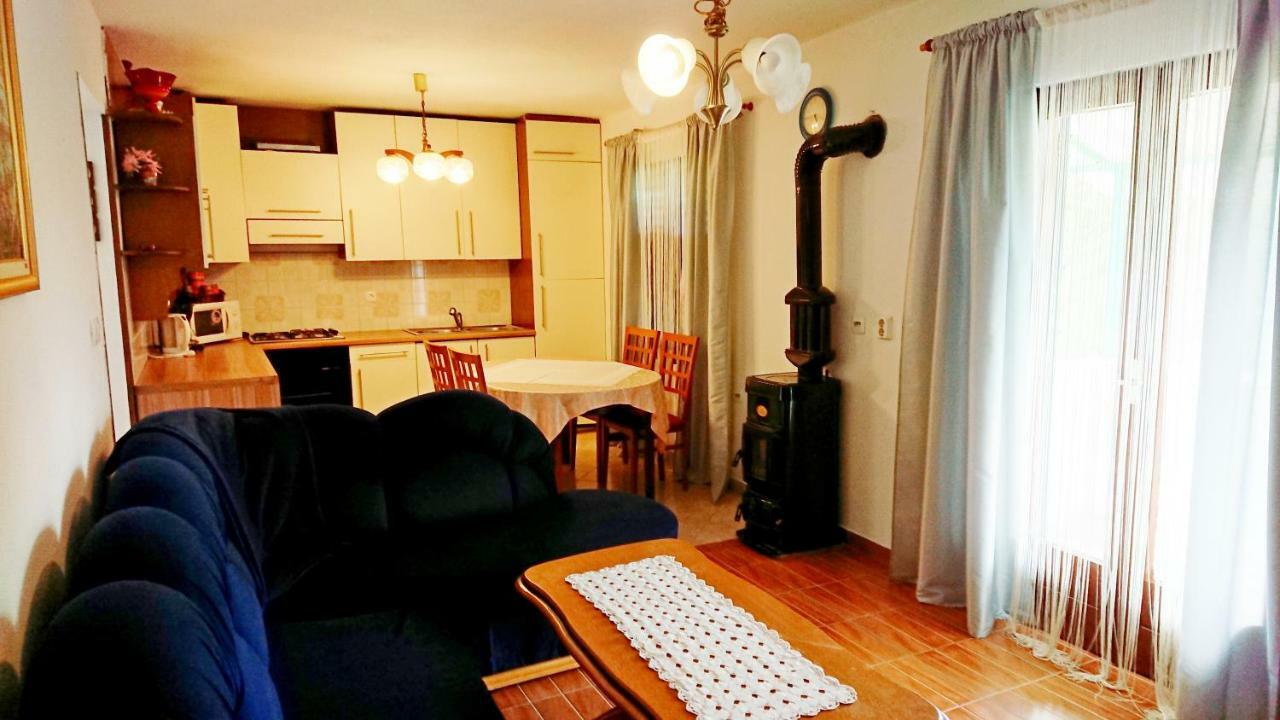 Apartments Rogocana Labin  Buitenkant foto